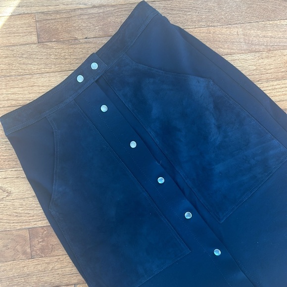 Theory Slyn Fixture Button-Front Ponte Skirt, Navy - Picture 4 of 9